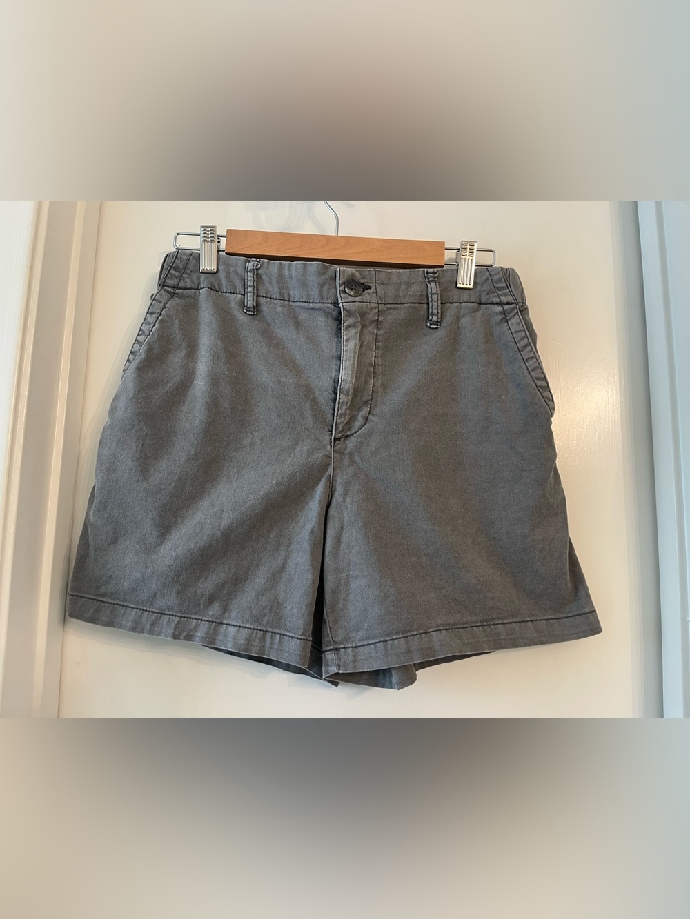 Old Navy Women’s Gray Flat-Front Shorts
